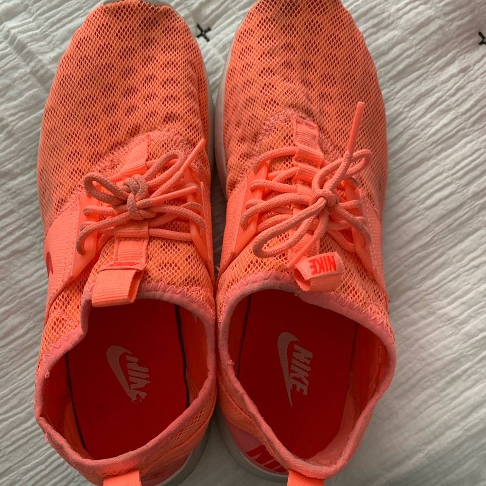 Nike Women's Juvenate sneakers - Picture 4 of 5